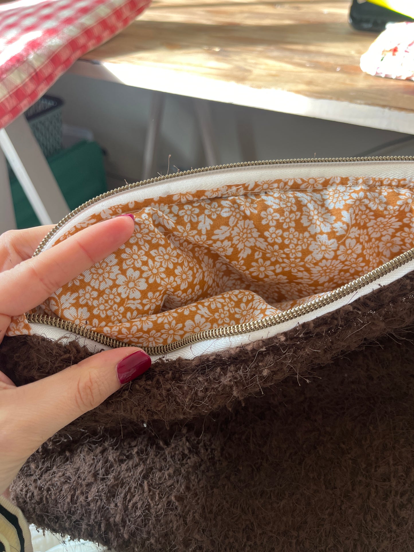Pochette bouclette marron