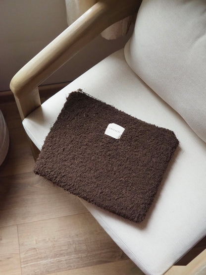 Pochette bouclette marron