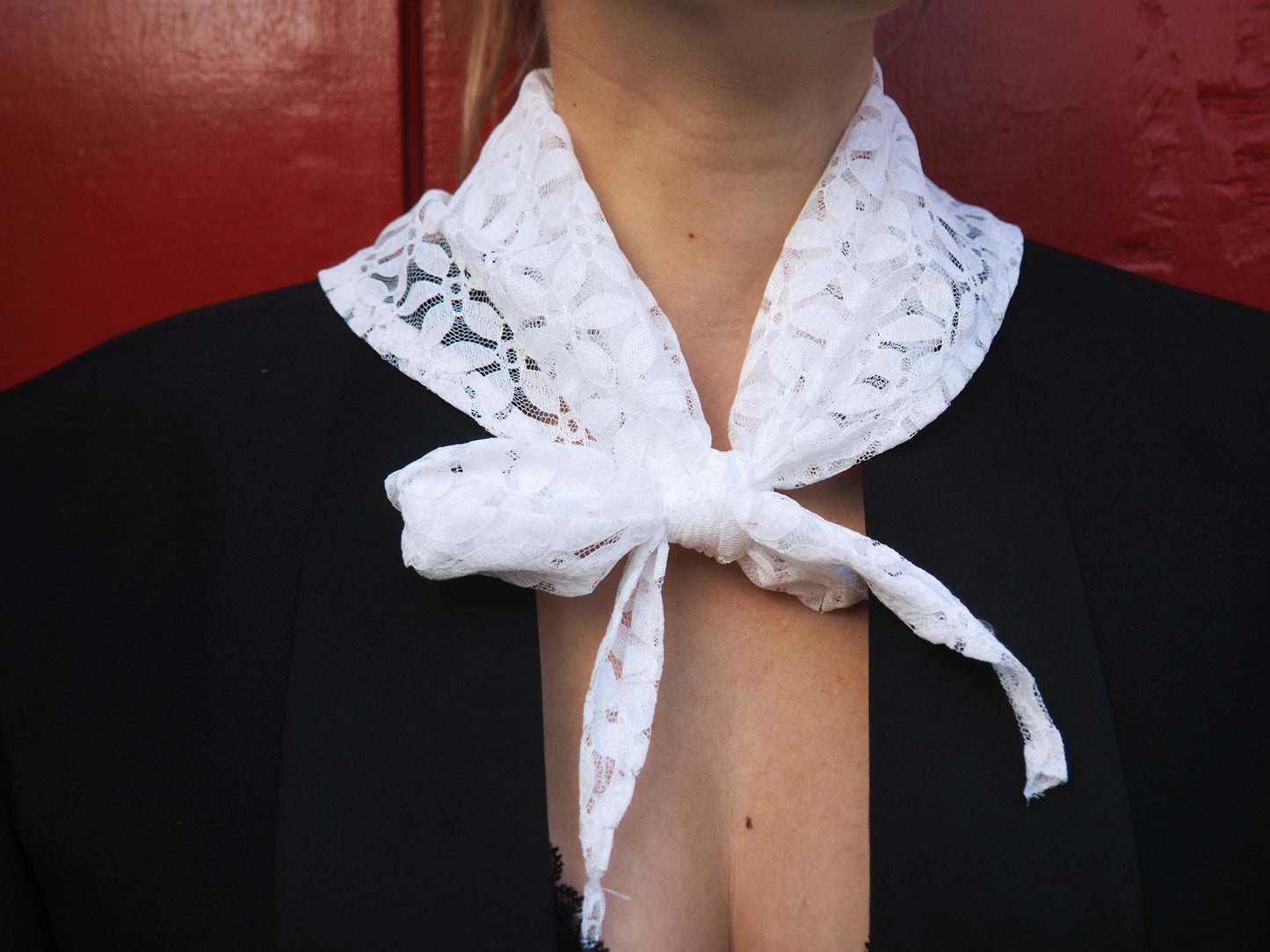Foulard en dentelle